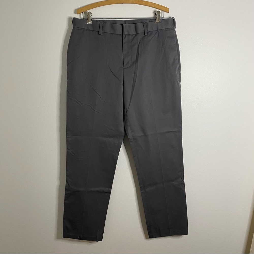 Perry Ellis Portfolio Men's 34x32 Flat Front Gray Dress Pants with Slash Pockets